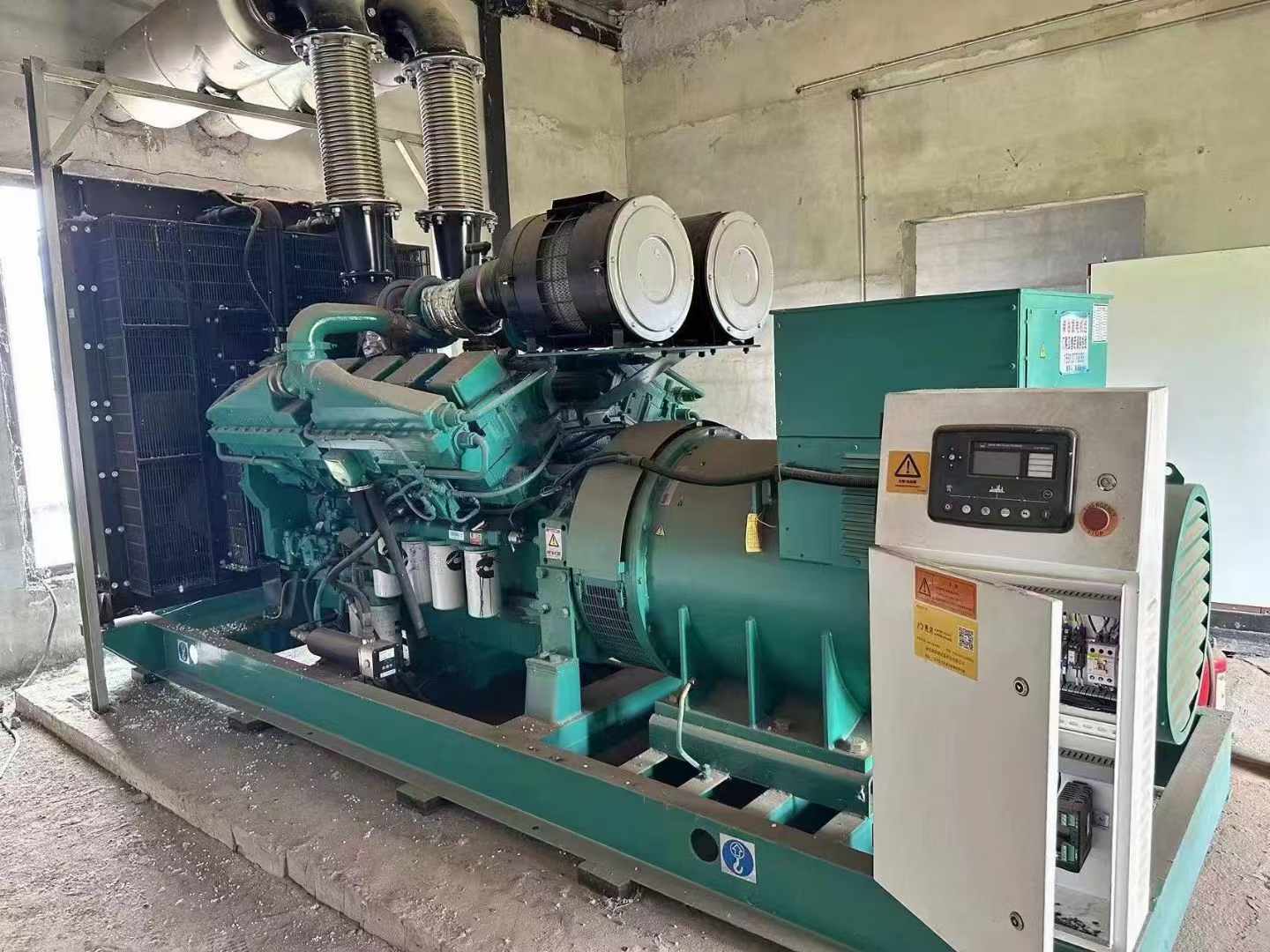 白玉无功补偿装置的性能评估需要考虑哪些因素？