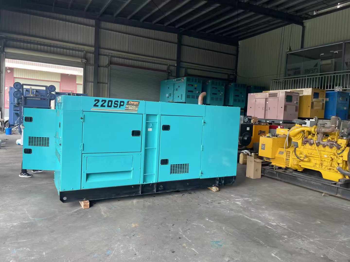 白玉柴油发电机组长期不间断运行时，如何监控其温度和压力？